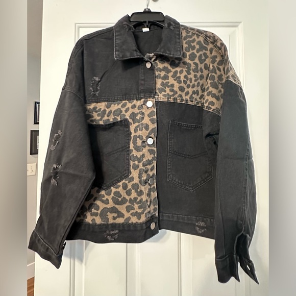Jackets & Blazers - Leopard Patchwork Distressed Denim Jacket - Black/Tan, size L, NWOT